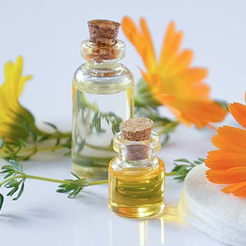 aromathérapie pot de crème composés aromatiques extraits de plantespharmacie de Brunehaut